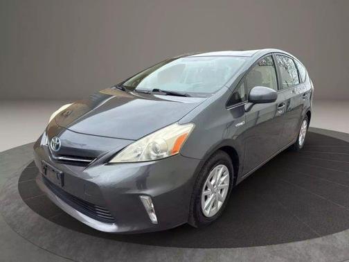 2013 Toyota Prius v Two