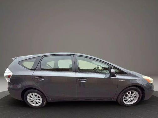 2013 Toyota Prius v Two