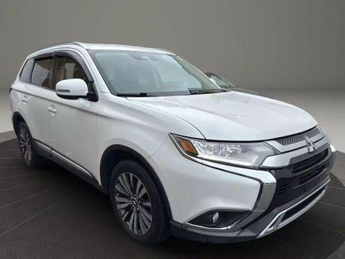 2020 Mitsubishi Outlander SE