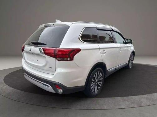 2020 Mitsubishi Outlander SE