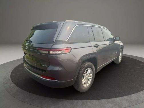 2022 Jeep Grand Cherokee Laredo