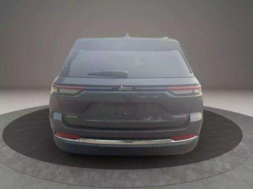 2022 Jeep Grand Cherokee Laredo