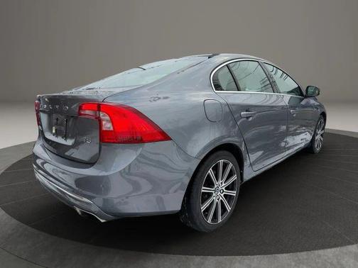 2018 Volvo S60 T5 Inscription Platinum