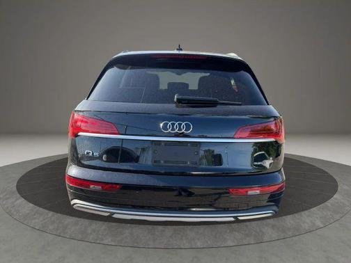 Mythos Black Metallic 2021 Audi Q5 40 Premium Plus