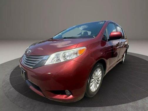 2017 Toyota Sienna XLE