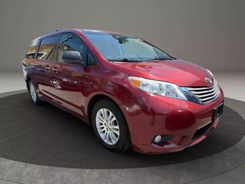2017 Toyota Sienna XLE