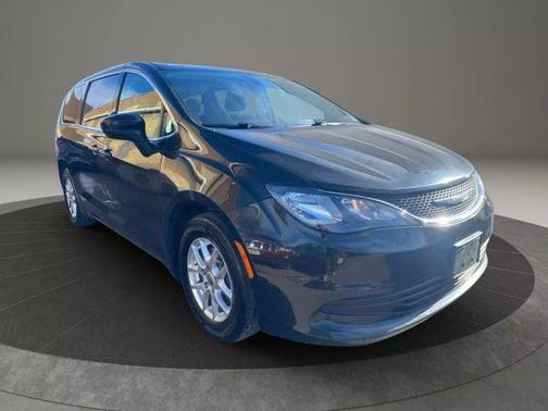 2020 Chrysler Voyager LX