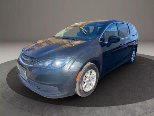 2020 Chrysler Voyager LX