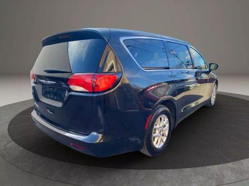 2020 Chrysler Voyager LX