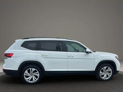 Pure White 2021 Volkswagen Atlas 3.6L SE w/Technology