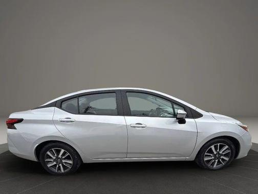 2021 Nissan Versa 1.6 SV