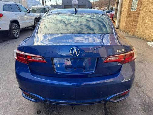 2017 Acura ILX w/Premium Pkg