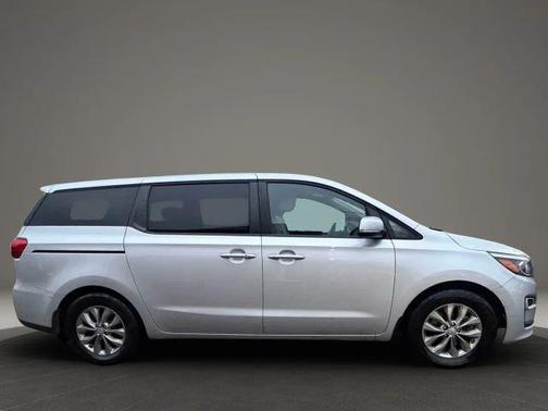 2020 Kia Sedona LX