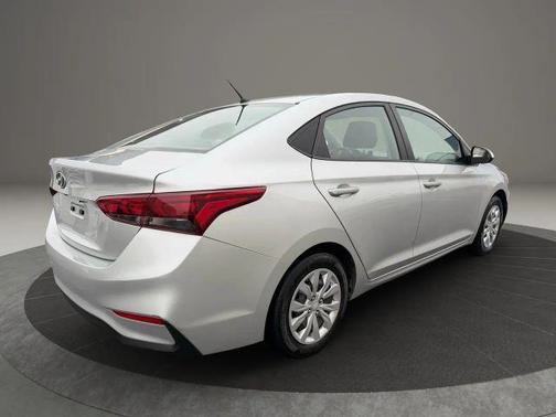 2020 Hyundai Accent SE