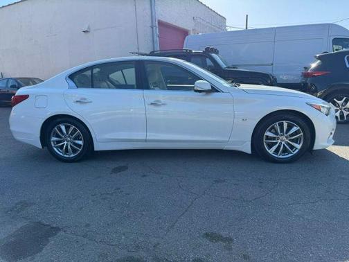 2014 INFINITI Q50 Premium