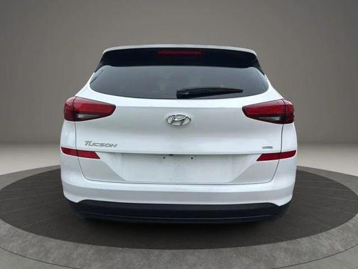 2021 Hyundai TUCSON SE