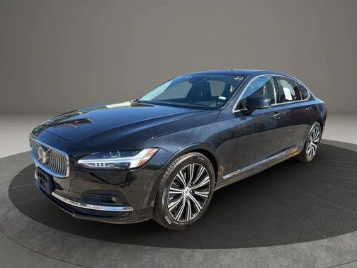 Black 2024 Volvo S90 B6 Plus
