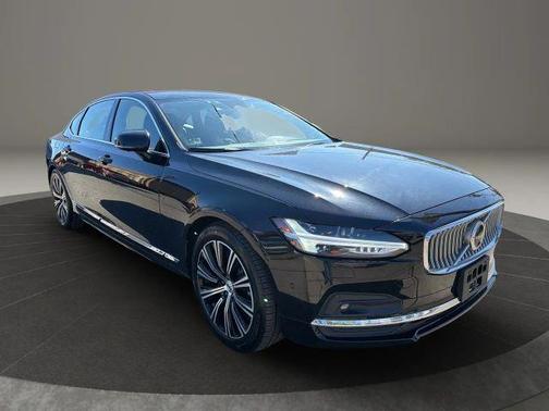 Black 2024 Volvo S90 B6 Plus