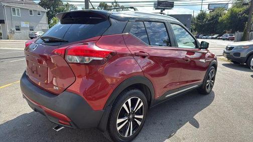 2019 Nissan Kicks SR