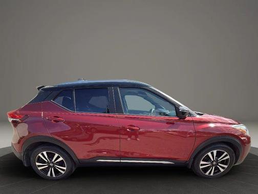 2019 Nissan Kicks SR