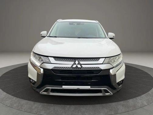 2020 Mitsubishi Outlander SE