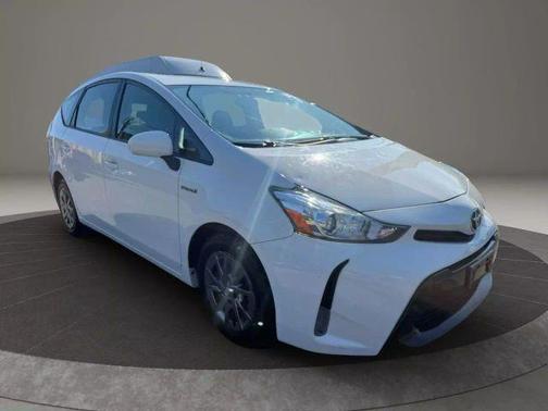 2017 Toyota Prius v Three