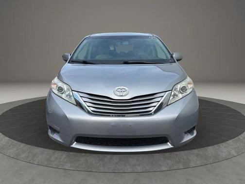 2017 Toyota Sienna LE