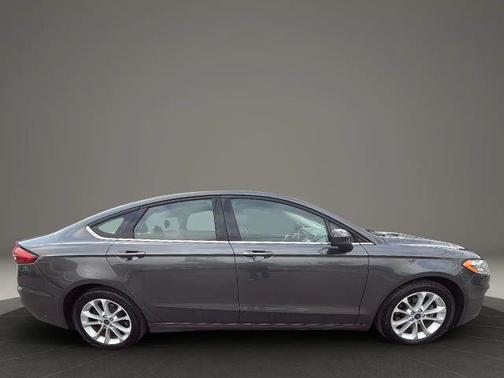 2020 Ford Fusion Hybrid SE