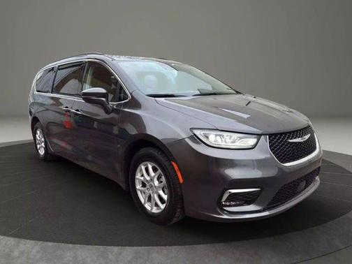 2022 Chrysler Pacifica Touring-L