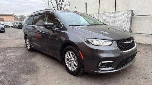 2022 Chrysler Pacifica Touring-L