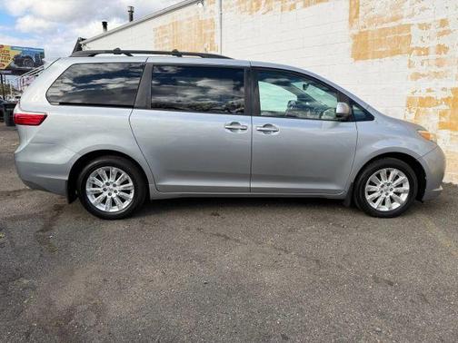2015 Toyota Sienna LE