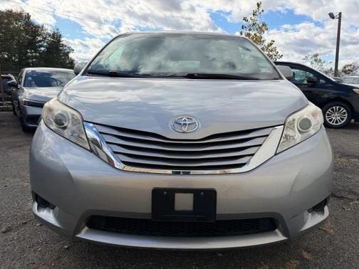 2015 Toyota Sienna LE