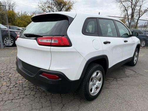 2017 Jeep Cherokee Sport