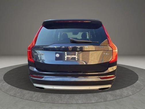 2016 Volvo XC90 T5 Momentum