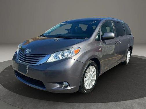 2017 Toyota Sienna XLE