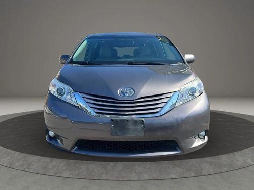 2017 Toyota Sienna XLE