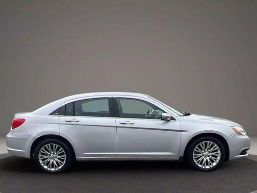 2011 Chrysler 200 Limited