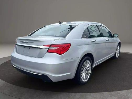 2011 Chrysler 200 Limited