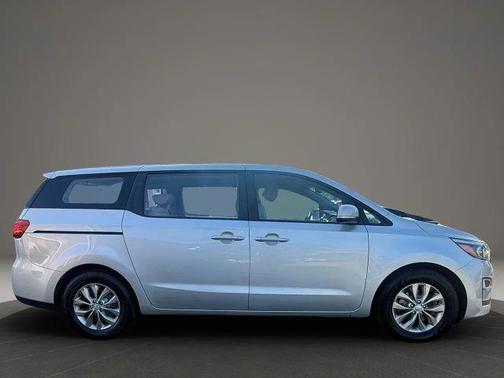 2019 Kia Sedona L