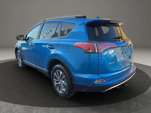 2016 Toyota RAV4 Hybrid XLE