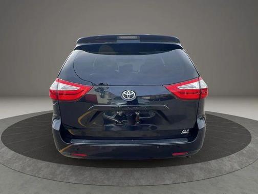 2017 Toyota Sienna XLE Premium
