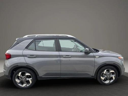 2022 Hyundai VENUE Limited