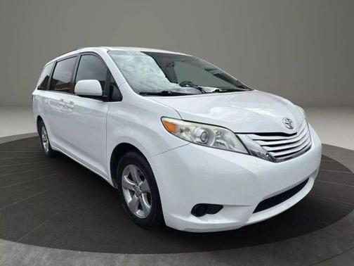 2015 Toyota Sienna LE