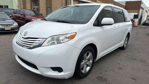 2015 Toyota Sienna LE