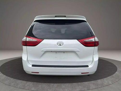 2015 Toyota Sienna LE