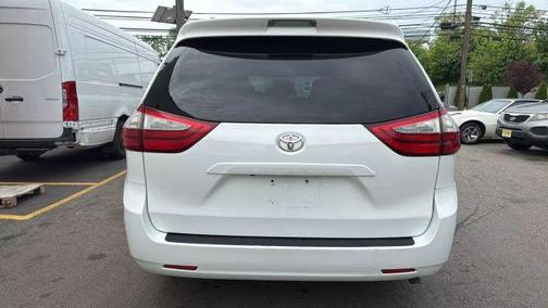 2015 Toyota Sienna LE