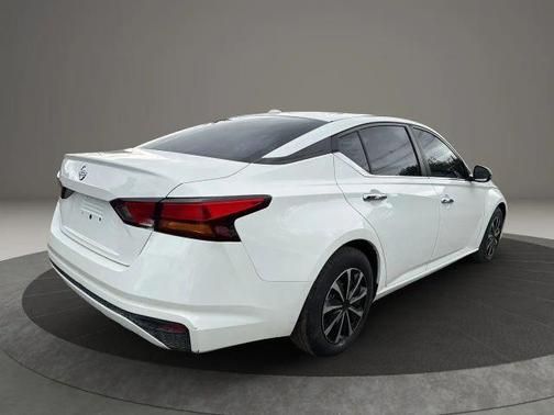 White 2020 Nissan Altima 2.5 S