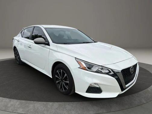 White 2020 Nissan Altima 2.5 S