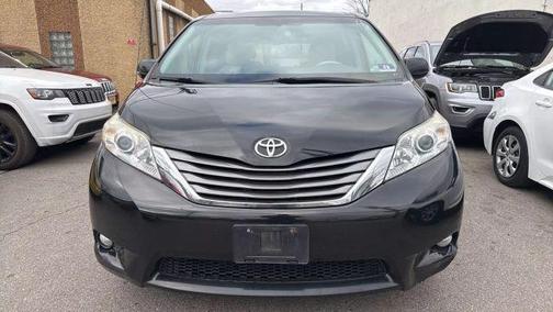 2013 Toyota Sienna XLE