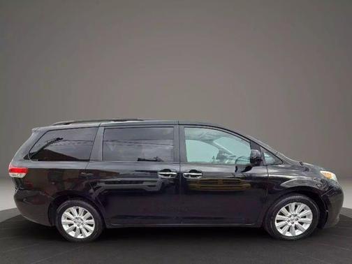 2013 Toyota Sienna XLE